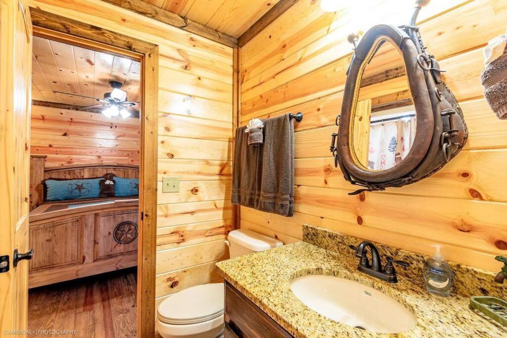 Iron Horse Lodge Sleeps 18, Games, Fire Pit, Hot Tub, Ev, More Broken Bow Dış mekan fotoğraf