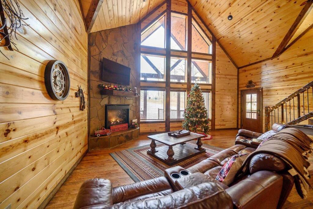 Iron Horse Lodge Sleeps 18, Games, Fire Pit, Hot Tub, Ev, More Broken Bow Dış mekan fotoğraf