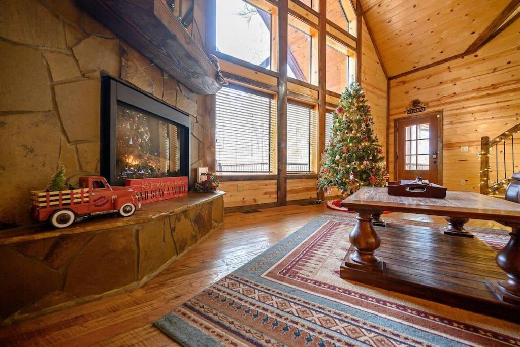 Iron Horse Lodge Sleeps 18, Games, Fire Pit, Hot Tub, Ev, More Broken Bow Dış mekan fotoğraf