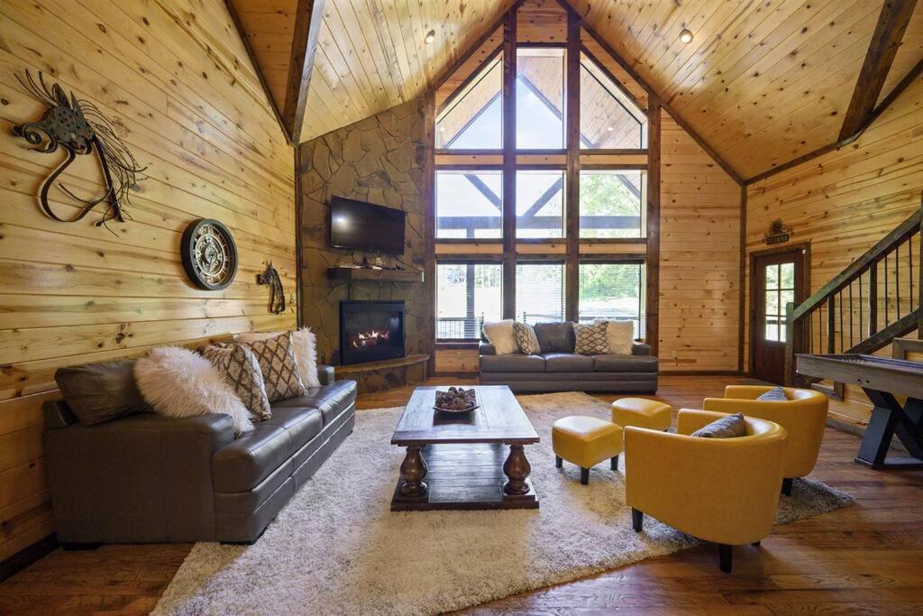 Iron Horse Lodge Sleeps 18, Games, Fire Pit, Hot Tub, Ev, More Broken Bow Dış mekan fotoğraf