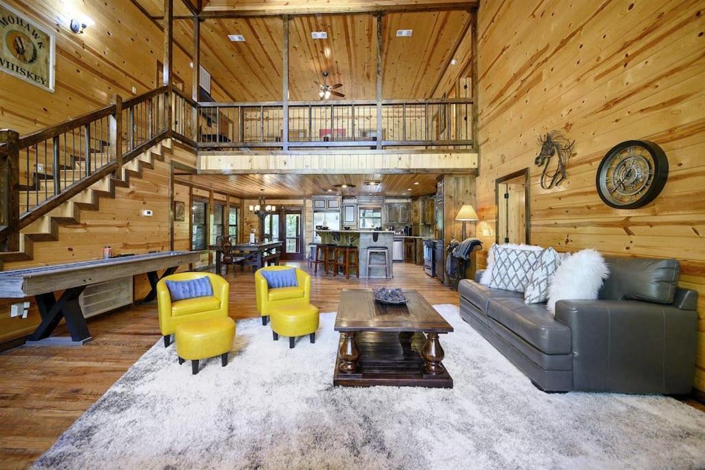 Iron Horse Lodge Sleeps 18, Games, Fire Pit, Hot Tub, Ev, More Broken Bow Dış mekan fotoğraf