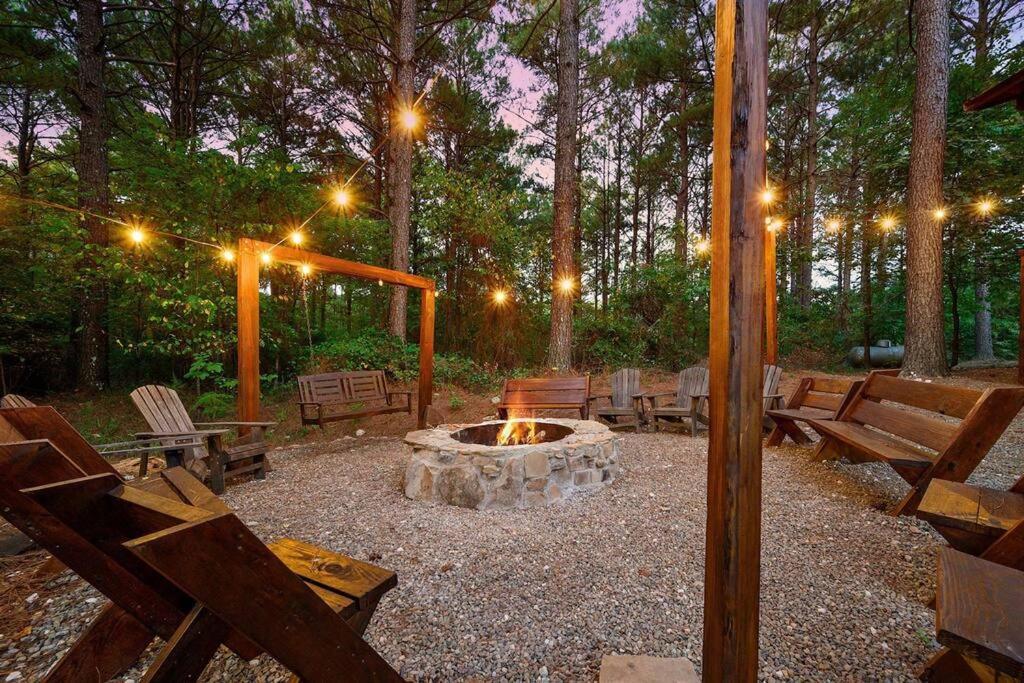 Iron Horse Lodge Sleeps 18, Games, Fire Pit, Hot Tub, Ev, More Broken Bow Dış mekan fotoğraf