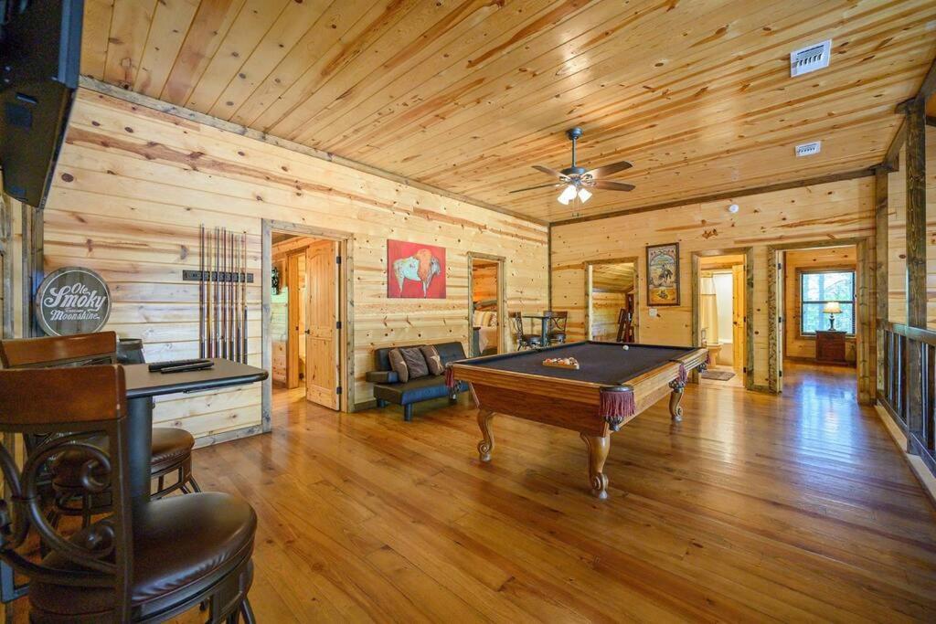 Iron Horse Lodge Sleeps 18, Games, Fire Pit, Hot Tub, Ev, More Broken Bow Dış mekan fotoğraf